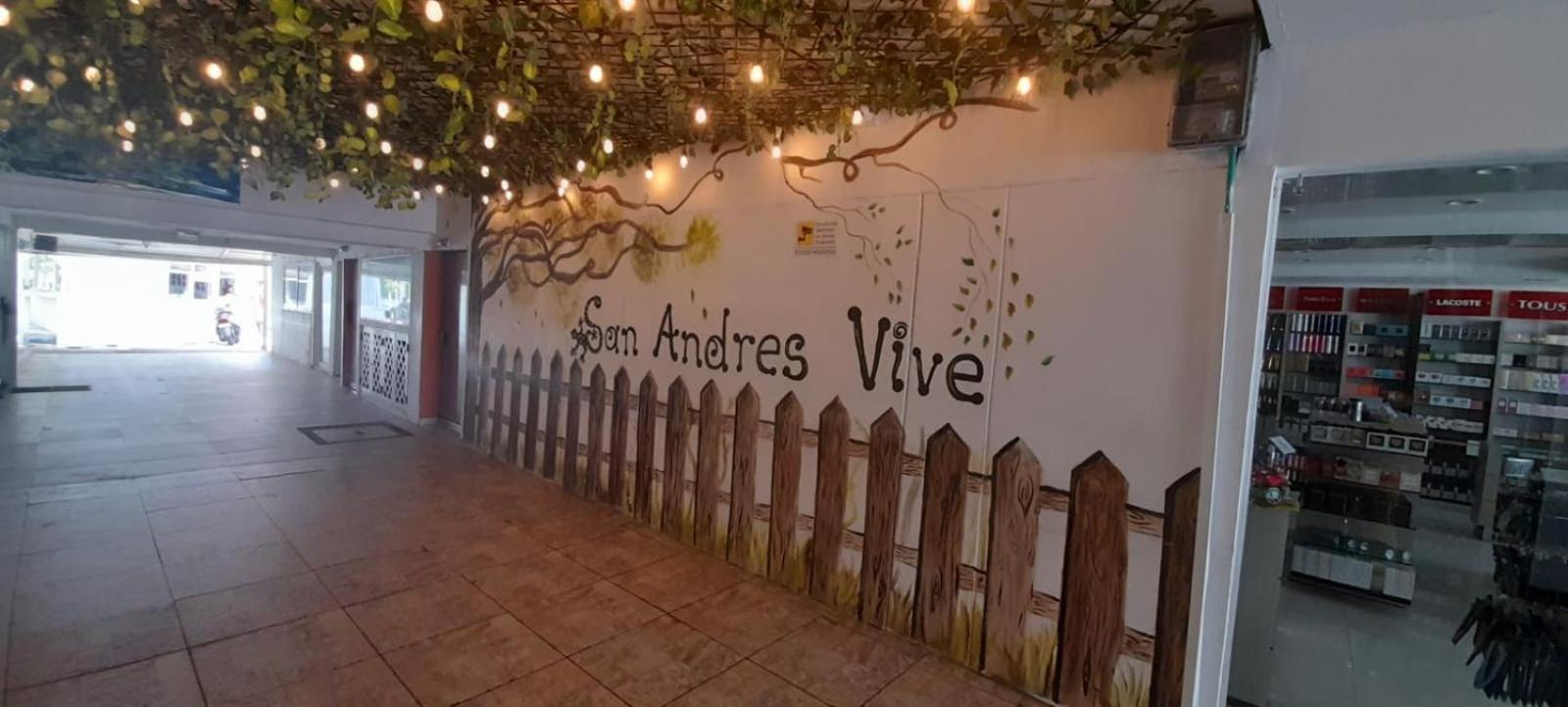 San Andres Vive Paradise Habitaciones Con Bano Privado A 80Mts De La Playa Principal Экстерьер фото